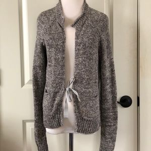 🤍Banana Republic Adorable Grey Cardigan